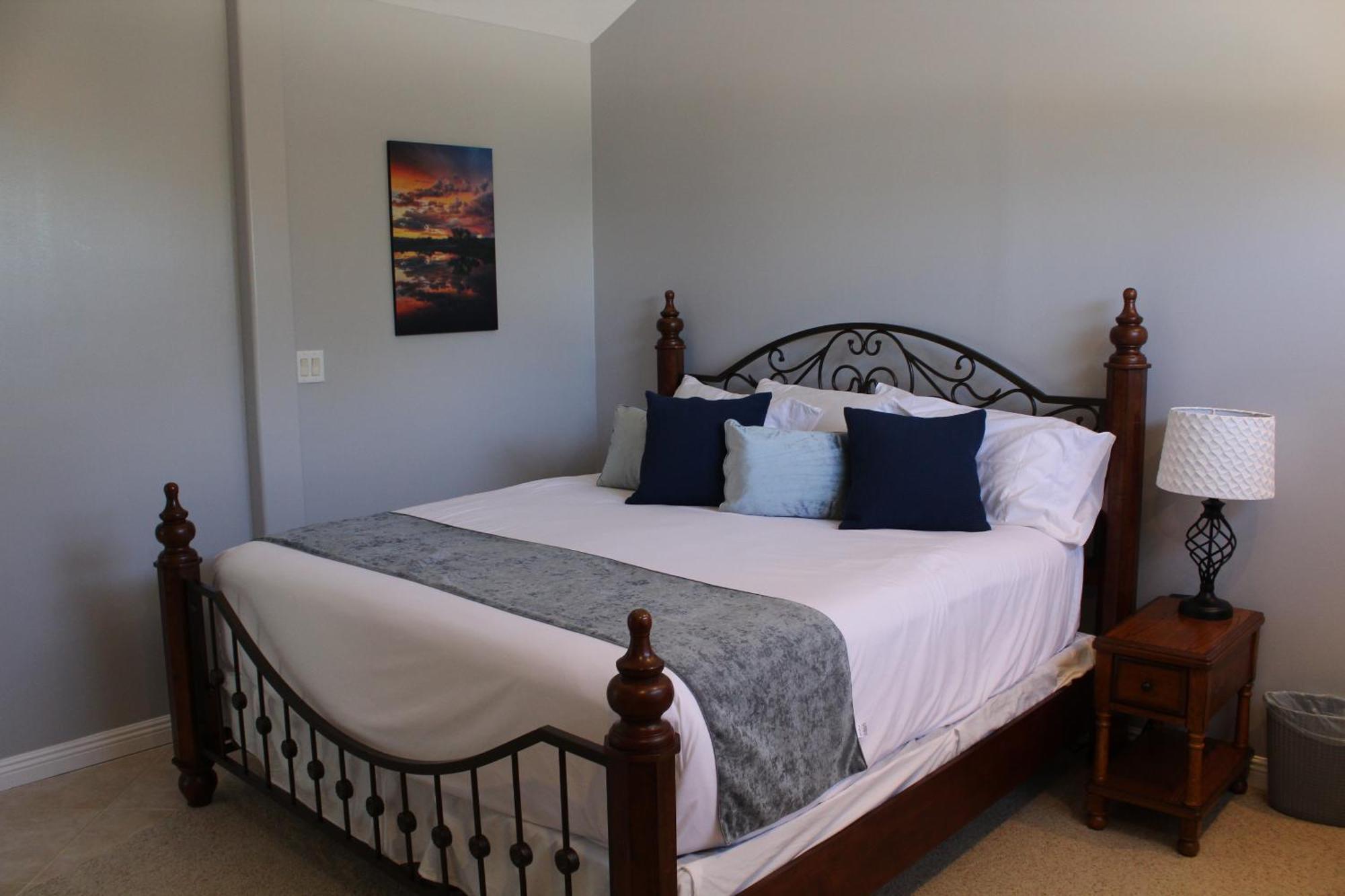 Swallow Cove Bed & Breakfast Panaca Room photo